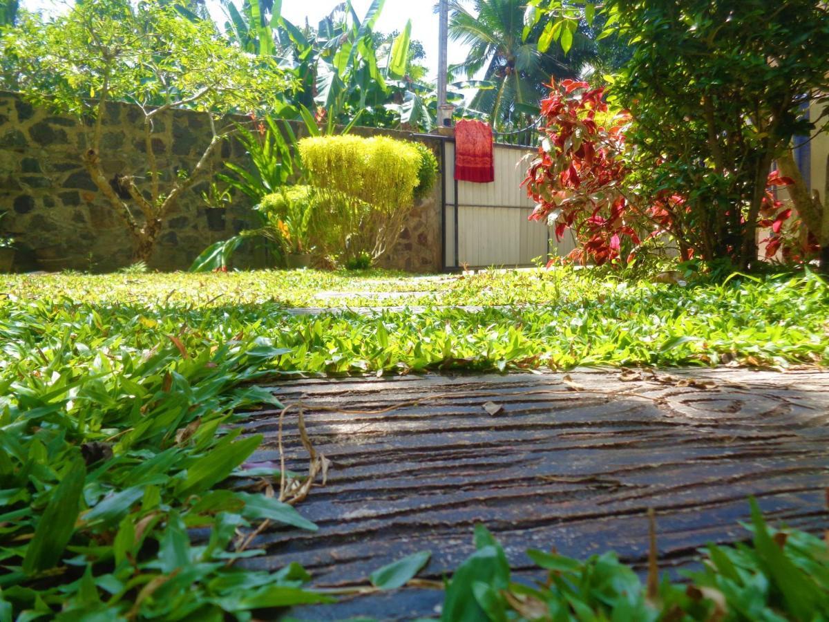 De Fancy House Hotel Unawatuna Exterior foto
